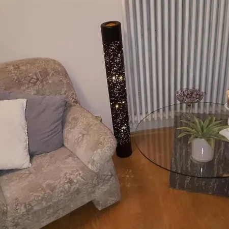 Private In Mit Grossem Garten By Interhome Apartament *