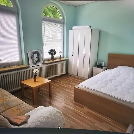 Private In Mit Grossem Garten By Interhome Apartament *